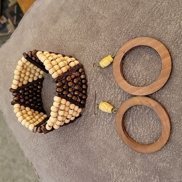 Vtg Wood Beaded Wide Chunky Stretch Bracelet Large Wood Circle Earrings Set - Picture 2 of 5